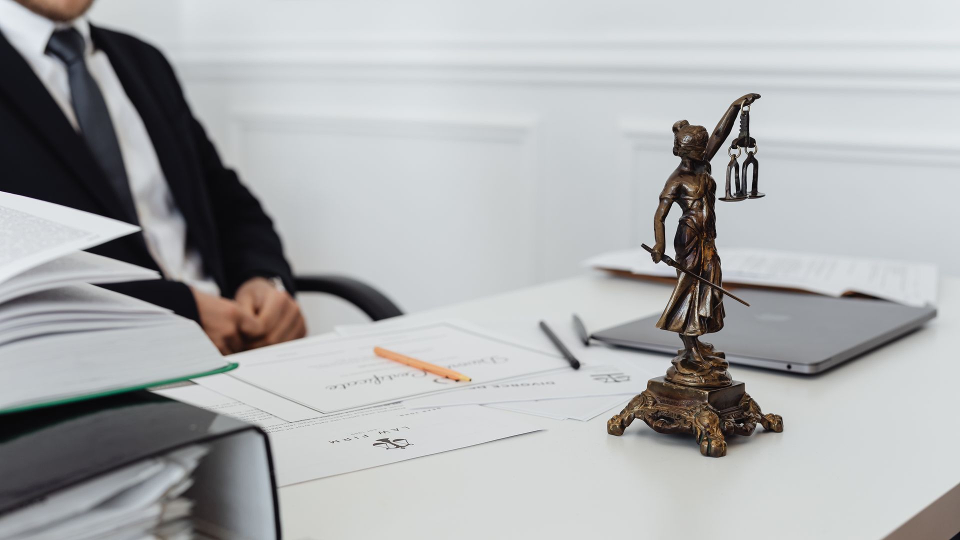 Travail dissimulé : comment le dénoncer et à qui s’adresser ?